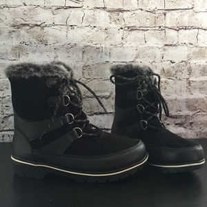 NWOT Champion Elysia Short Winter Boots -Size 8